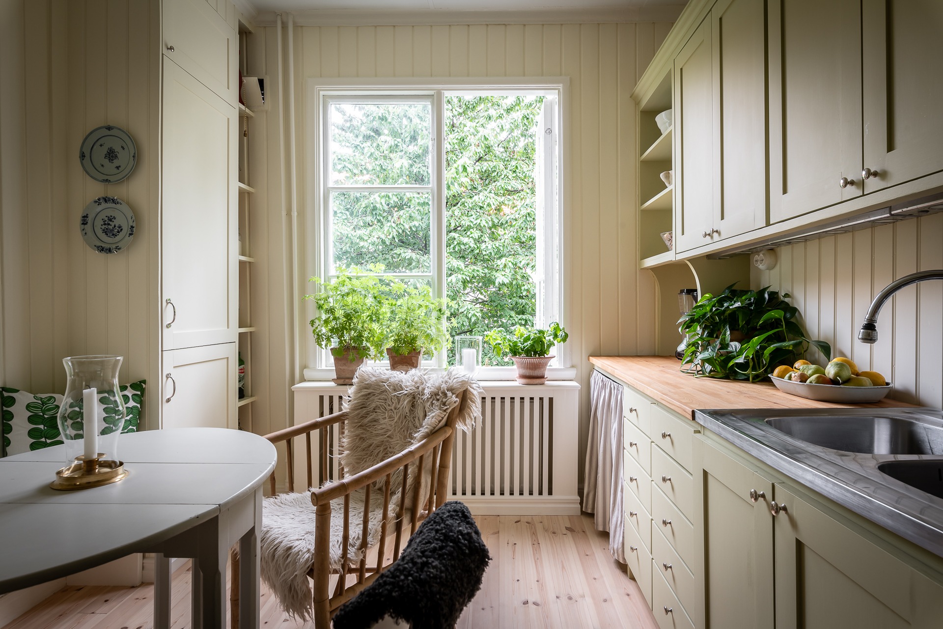 Primary image (AI selected)