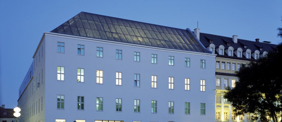 Primary image (AI selected)