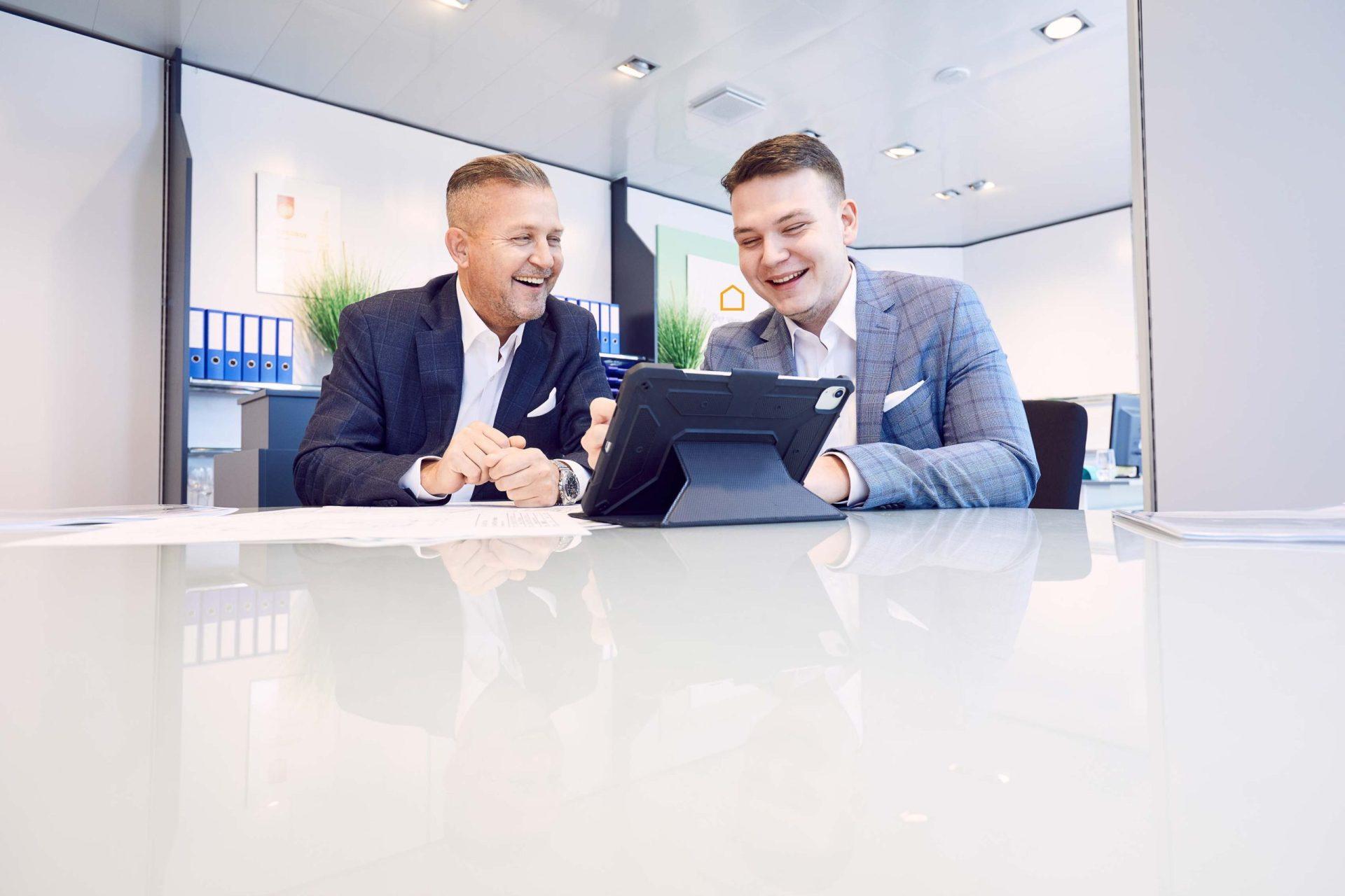 Primary image (AI selected)