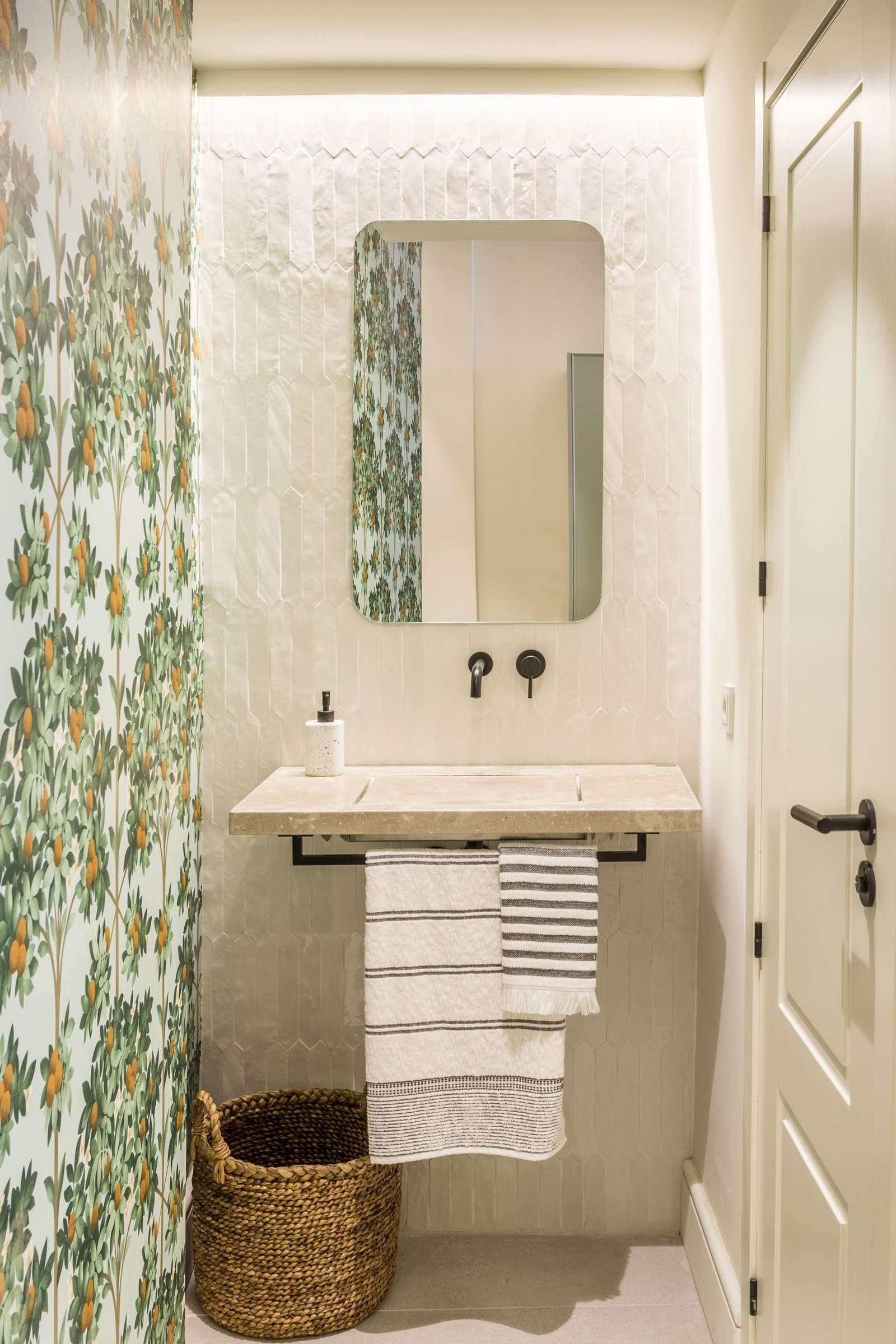 Nuestras fotografías de nuestro showroom de interiorismo te mostrarán cómo podemos crear un espacio acogedor y funcional.