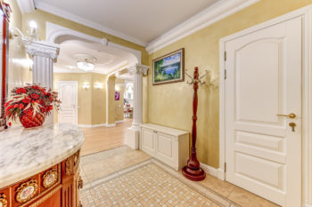 Primary image (AI selected)