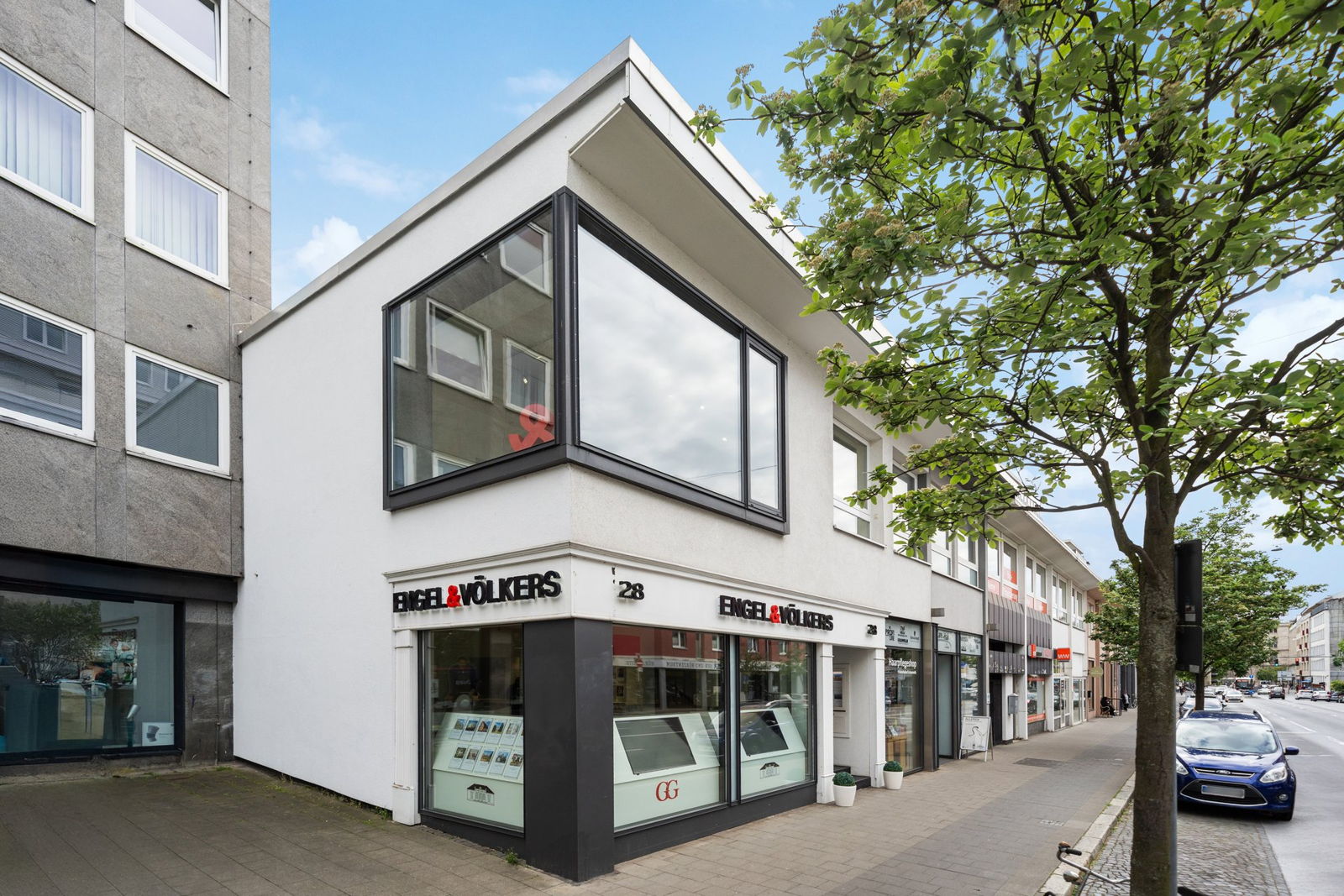 Primary image (AI selected)