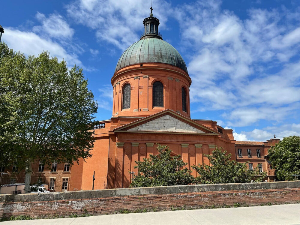 Primary image (AI selected)