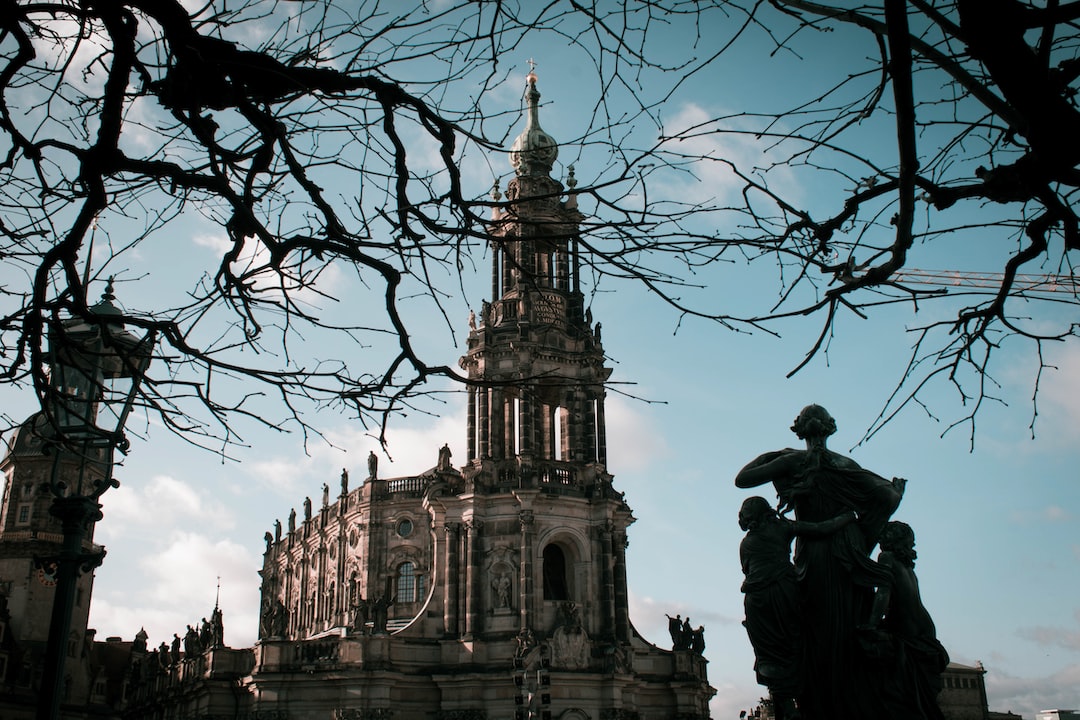 photo-1606061845409-ebaf85b4b24e