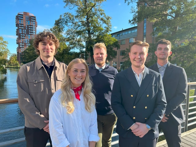 Primary image (AI selected)