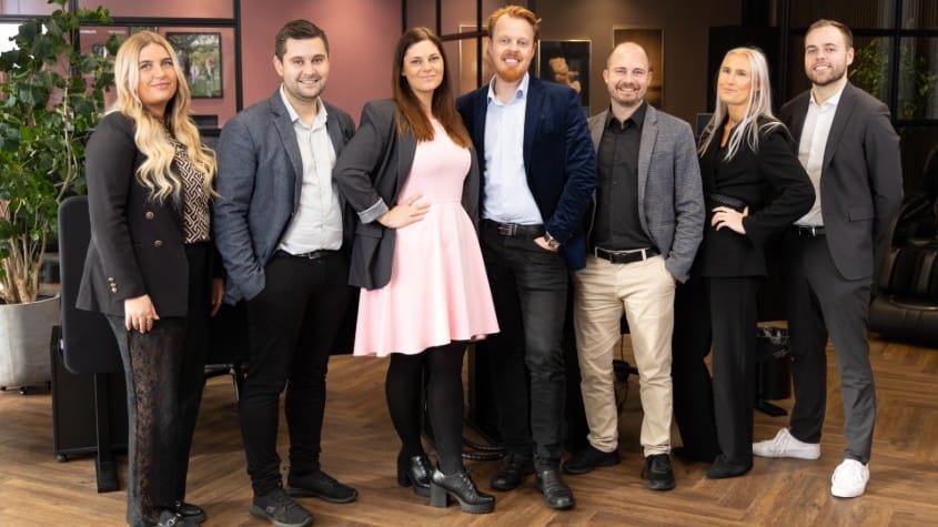 Primary image (AI selected)