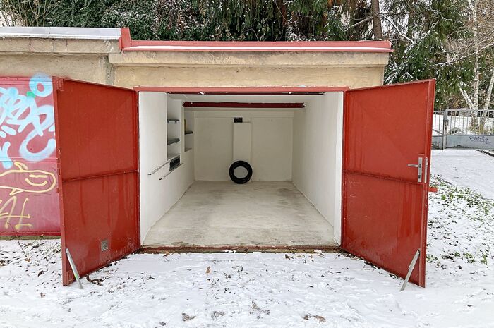 Garáž - Praha 6, Ve struhách