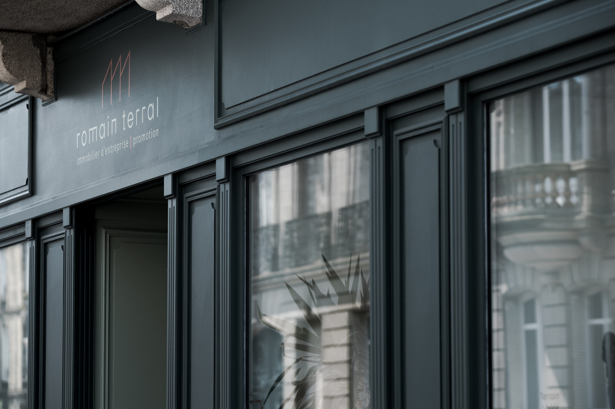 Primary image (AI selected)